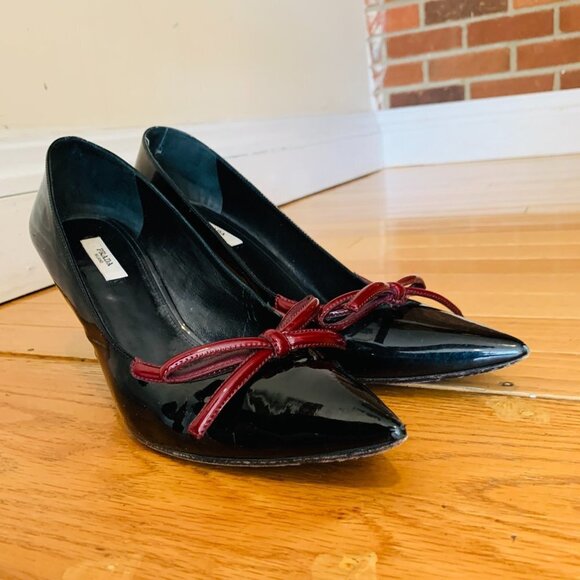 PRADA Black Patent Leather Heels With Maroon Bow, Size 41 US 11 - Picture 9 of 16